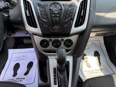 Used 2013  Ford Focus 4d Hatchback SE at Headlight Motor Group near Lewiston&comma; ME