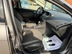 Used 2014  Ford Focus 4d Hatchback SE at Headlight Motor Group near Lewiston&comma; ME