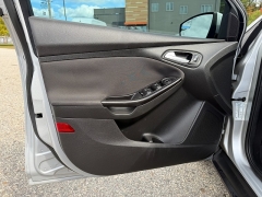 Used 2016  Ford Focus 4d Sedan Titanium at Headlight Motor Group near Lewiston&comma; ME