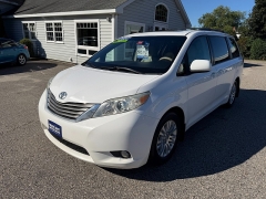 Used 2014  Toyota Sienna 4d Wagon XLE at Headlight Motor Group near Lewiston&comma; ME