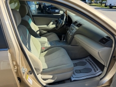 Used 2011  Toyota Camry 4d Sedan Auto at Headlight Motor Group near Lewiston&comma; ME