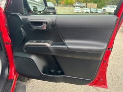 Used 2017  Toyota Tacoma 4WD Double Cab TRD Off-Road Auto at Headlight Motor Group near Lewiston, ME