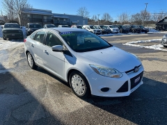 Used 2014  Ford Focus 4d Sedan SE at Headlight Motor Group near Lewiston&comma; ME