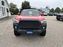 Used 2017  Toyota Tacoma 4WD Double Cab TRD Off-Road Auto at Headlight Motor Group near Lewiston, ME