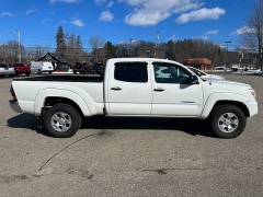 Used 2015  Toyota Tacoma 4WD Double Cab Long Bed at Headlight Motor Group near Lewiston&comma; ME