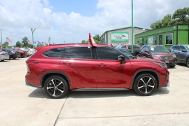 Used 2021  Toyota Highlander XSE FWD at Auto Finance Center near Matthews&comma; NC
