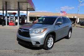 Used 2015  Toyota Highlander 4d SUV FWD LE at Auto Finance Center near Matthews&comma; NC