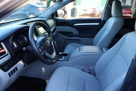 Used 2018  Toyota Highlander 4d SUV FWD LE at Auto Finance Center near Matthews&comma; NC