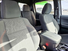 Used 2016  Toyota Tacoma 2WD Double Cab V6 AT &lpar;Natl&rpar; at Auto Finance Center near Matthews&comma; NC