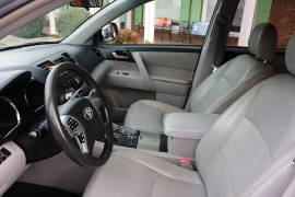 Used 2012  Toyota Highlander FWD 4dr I4 &lpar;Natl&rpar; at Auto Finance Center near Matthews&comma; NC