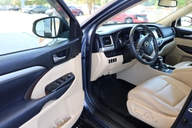 Used 2014 Toyota Highlander FWD 4dr V6 XLE (Natl) at Auto Finance Center near Matthews, NC