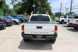 Used 2017  Toyota Tacoma Double Cab 5' Bed V6 4x4 &lpar;Natl&rpar; at Auto Finance Center near Matthews&comma; NC