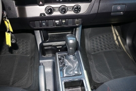 Used 2018  Toyota Tacoma Double Cab 5' Bed V6 4x2 AT &lpar;Natl&rpar; at Auto Finance Center near Matthews&comma; NC