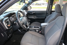 Used 2018  Toyota Tacoma Double Cab 5' Bed V6 4x4 &lpar;Natl&rpar; at Auto Finance Center near Matthews&comma; NC