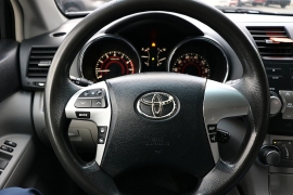 Used 2012  Toyota Highlander FWD 4dr I4 &lpar;Natl&rpar; at Auto Finance Center near Matthews&comma; NC