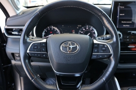 Used 2021  Toyota Highlander AWD &lpar;Natl&rpar; at Auto Finance Center near Matthews&comma; NC