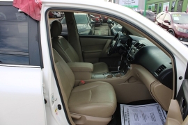 Used 2013  Toyota Highlander 4d SUV FWD at Auto Finance Center near Matthews&comma; NC