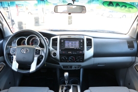 Used 2014  Toyota Tacoma 4WD Double Cab V6 &lpar;Natl&rpar; at Auto Finance Center near Matthews&comma; NC