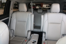 Used 2019  Toyota Highlander V6 FWD &lpar;Natl&rpar; at Auto Finance Center near Matthews&comma; NC