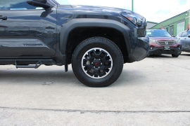 Used 2024  Toyota Tacoma 4WD Double Cab Bed &lpar;Natl&rpar; at Auto Finance Center near Matthews&comma; NC