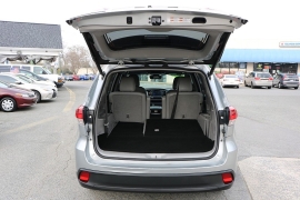 Used 2018  Toyota Highlander V6 FWD &lpar;Natl&rpar; at Auto Finance Center near Matthews&comma; NC