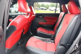 Used 2023  Toyota Highlander FWD &lpar;Natl&rpar; at Auto Finance Center near Matthews&comma; NC