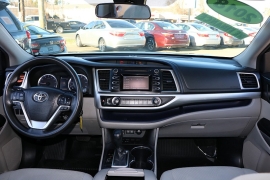 Used 2018  Toyota Highlander 4d SUV FWD LE at Auto Finance Center near Matthews&comma; NC