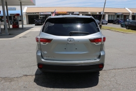 Used 2015  Toyota Highlander FWD 4dr V6 LE &lpar;Natl&rpar; at Auto Finance Center near Matthews&comma; NC