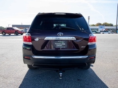 Used 2011  Toyota Highlander 4d SUV AWD Limited at Auto Finance Center near Matthews, NC