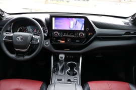 Used 2023  Toyota Highlander FWD &lpar;Natl&rpar; at Auto Finance Center near Matthews&comma; NC
