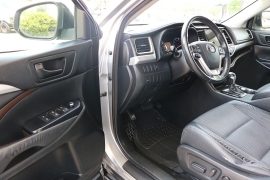Used 2015  Toyota Highlander FWD 4dr V6 LE &lpar;Natl&rpar; at Auto Finance Center near Matthews&comma; NC