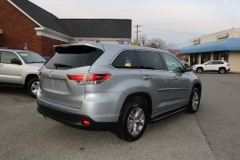 Used 2015  Toyota Highlander FWD 4dr V6 LE &lpar;Natl&rpar; at Auto Finance Center near Matthews&comma; NC