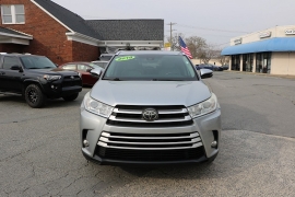 Used 2018  Toyota Highlander V6 FWD &lpar;Natl&rpar; at Auto Finance Center near Matthews&comma; NC