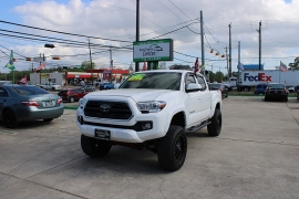 Used 2019  Toyota Tacoma 4WD Double Cab 5' Bed V6 &lpar;Natl&rpar; at Auto Finance Center near Matthews&comma; NC