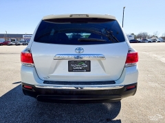 Used 2013  Toyota Highlander 4d SUV FWD at Auto Finance Center near Matthews&comma; NC