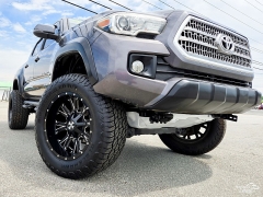 Used 2017  Toyota Tacoma Double Cab 5' Bed V6 4x4 &lpar;Natl&rpar; at Auto Finance Center near Matthews&comma; NC