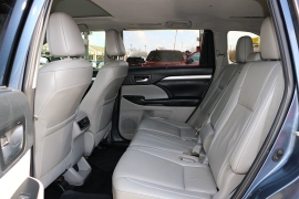 Used 2019  Toyota Highlander V6 FWD &lpar;Natl&rpar; at Auto Finance Center near Matthews&comma; NC