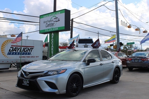 2020 Toyota Camry SE Nightshade's photo