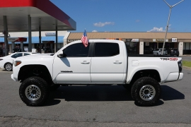 Used 2020  Toyota Tacoma 4WD Double Cab 5' Bed V6 &lpar;Natl&rpar; at Auto Finance Center near Matthews&comma; NC