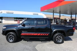 Used 2018  Toyota Tacoma Double Cab 5' Bed V6 4x4 &lpar;Natl&rpar; at Auto Finance Center near Matthews&comma; NC