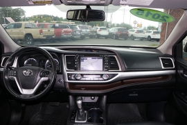 Used 2015 Toyota Highlander 4d SUV FWD XLE at Auto Finance Center near Matthews, NC