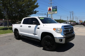 Used 2017  Toyota Tundra 4WD CrewMax 5&period;5' Bed 5&period;7L FFV &lpar;Natl&rpar; at Auto Finance Center near Matthews&comma; NC