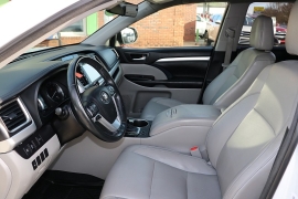 Used 2018  Toyota Highlander V6 AWD &lpar;Natl&rpar; at Auto Finance Center near Matthews&comma; NC