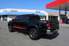 Used 2018  Toyota Tacoma Double Cab 5' Bed V6 4x4 &lpar;Natl&rpar; at Auto Finance Center near Matthews&comma; NC