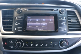 Used 2014  Toyota Highlander AWD 4dr V6 LE &lpar;Natl&rpar; at Auto Finance Center near Matthews&comma; NC