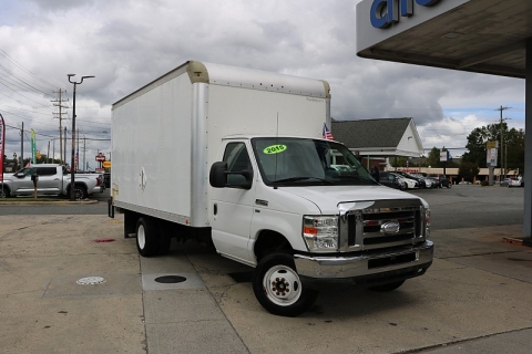 Used 2015 Ford Econoline Commercial Cutaway E-350 Super Duty 158