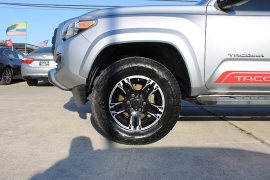 Used 2018  Toyota Tacoma Double Cab 5' Bed V6 4x2 AT &lpar;Natl&rpar; at Auto Finance Center near Matthews&comma; NC