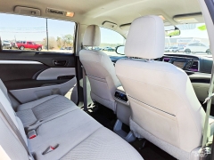 Used 2015  Toyota Highlander FWD 4dr V6 LE &lpar;Natl&rpar; at Auto Finance Center near Matthews&comma; NC