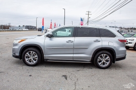 Used 2015  Toyota Highlander FWD 4dr V6 LE &lpar;Natl&rpar; at Auto Finance Center near Matthews&comma; NC