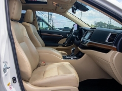 Used 2018 Toyota Highlander Limited V6 FWD (Natl) at Auto Finance Center near Matthews, NC